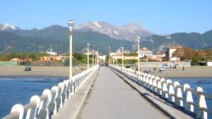 pontile forte dei marmi