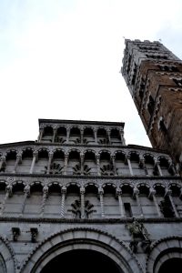 duomo di lucca dal basso