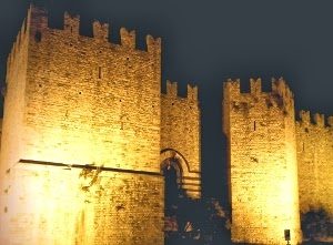 il castello imperatore di notte