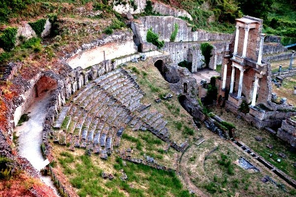 teatro-romano-volterra