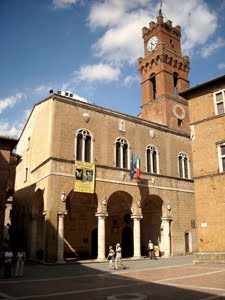 palazzo pubblico a Pianza