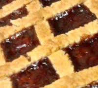 crostata con marmellata fragole