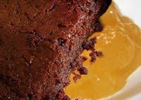TORTA AL CIOCCOLATO CON CONFETTURA DI PERE
