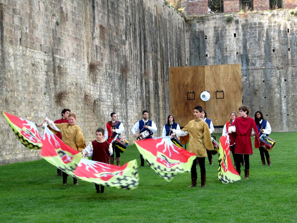 capodanno-pisano-sbandieratori