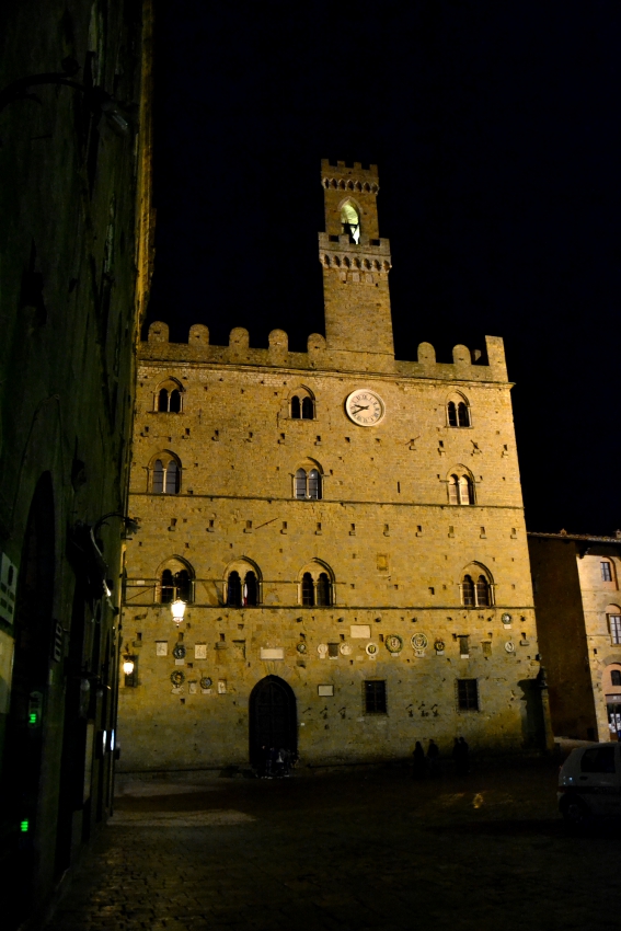 piazza priori frontale