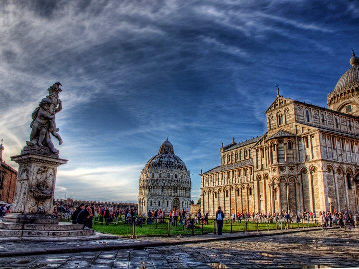 Piazza dei miracoli pisa