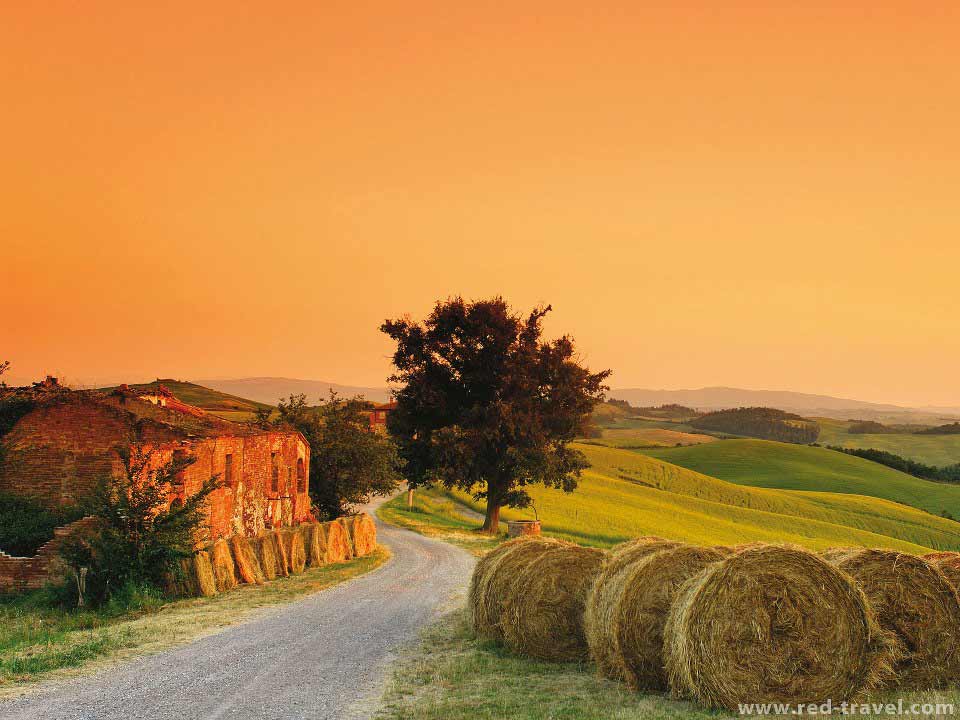 tramonto sulle colline toscane