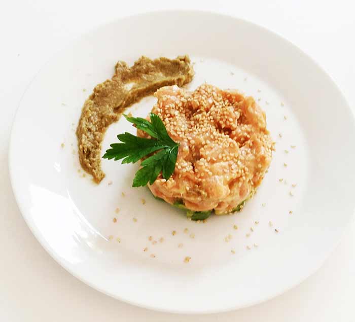 tartare di salmone e crema di carciofi