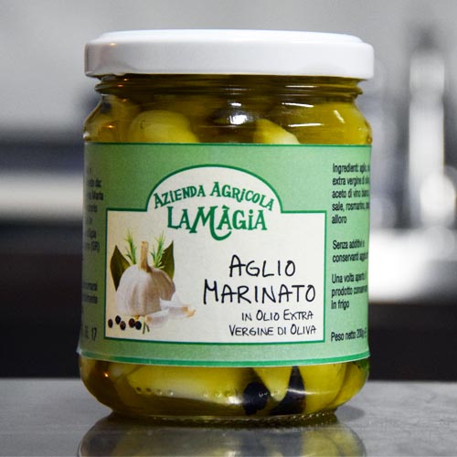 Aglio-Marinato-in-Olio-Extra-Vergine-di-Oliva