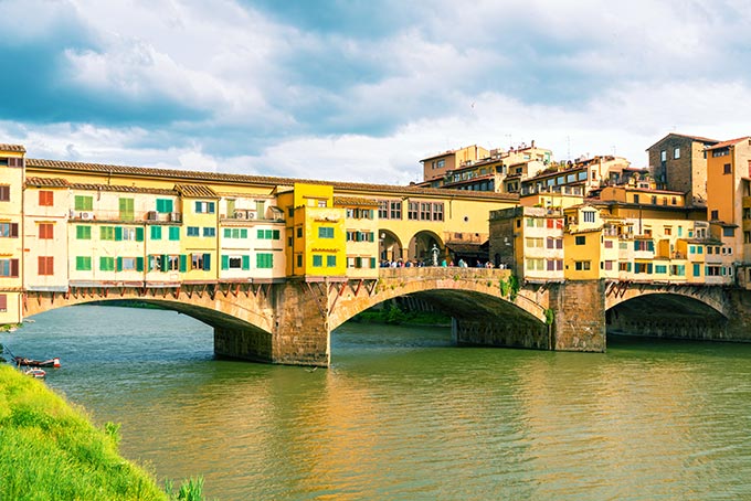 Ponte-Vecchio-sul-fiume-Arno,-Firenze