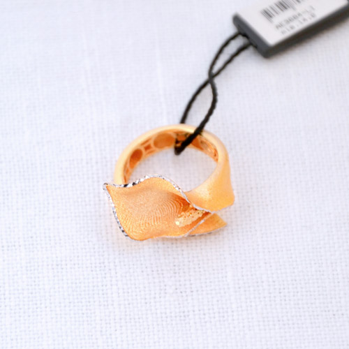 Anello in Oro a forma di Calla (2)