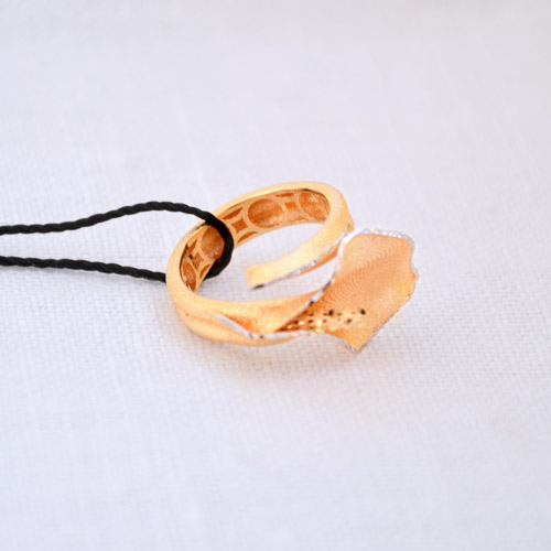 Anello in Oro a forma di Calla (4)