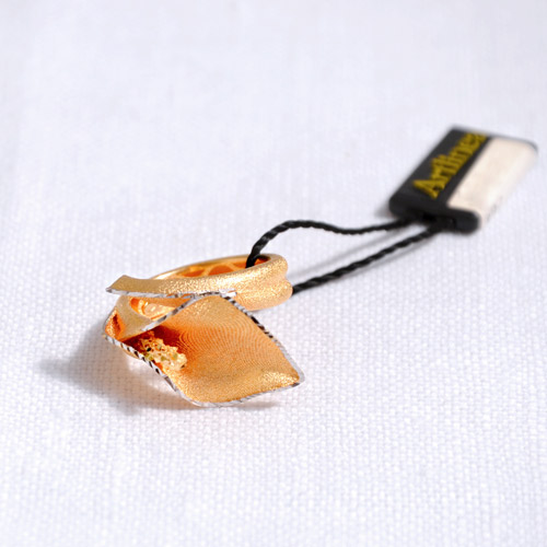 Anello in Oro a forma di Calla (5)