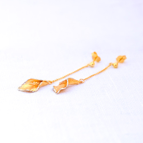 Orecchini in Oro a forma di Calla (1)