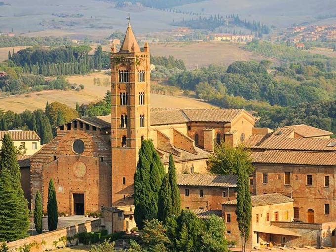 siena-basilica-di-san-clemente-in-santa-maria-dei-servi-di-italiait