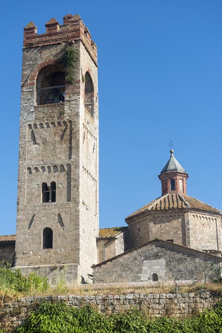 Asciano-chiesa-medievale