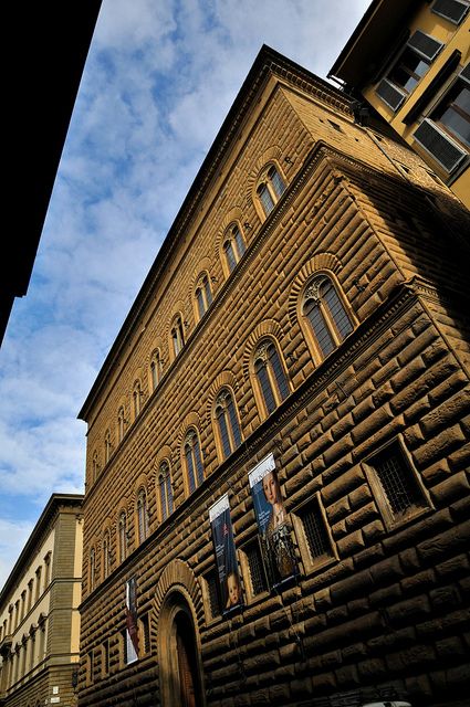 Palazzo Strozzi di bautisterias