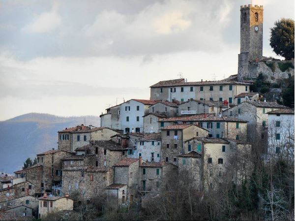 Scopri il meraviglioso borgo medievale di Castelnuovo Val di Cecina!