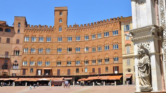 Il Palazzo Sansedoni di Siena